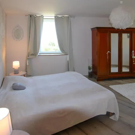 Demeure Romantique Le Pecher Holiday home *
